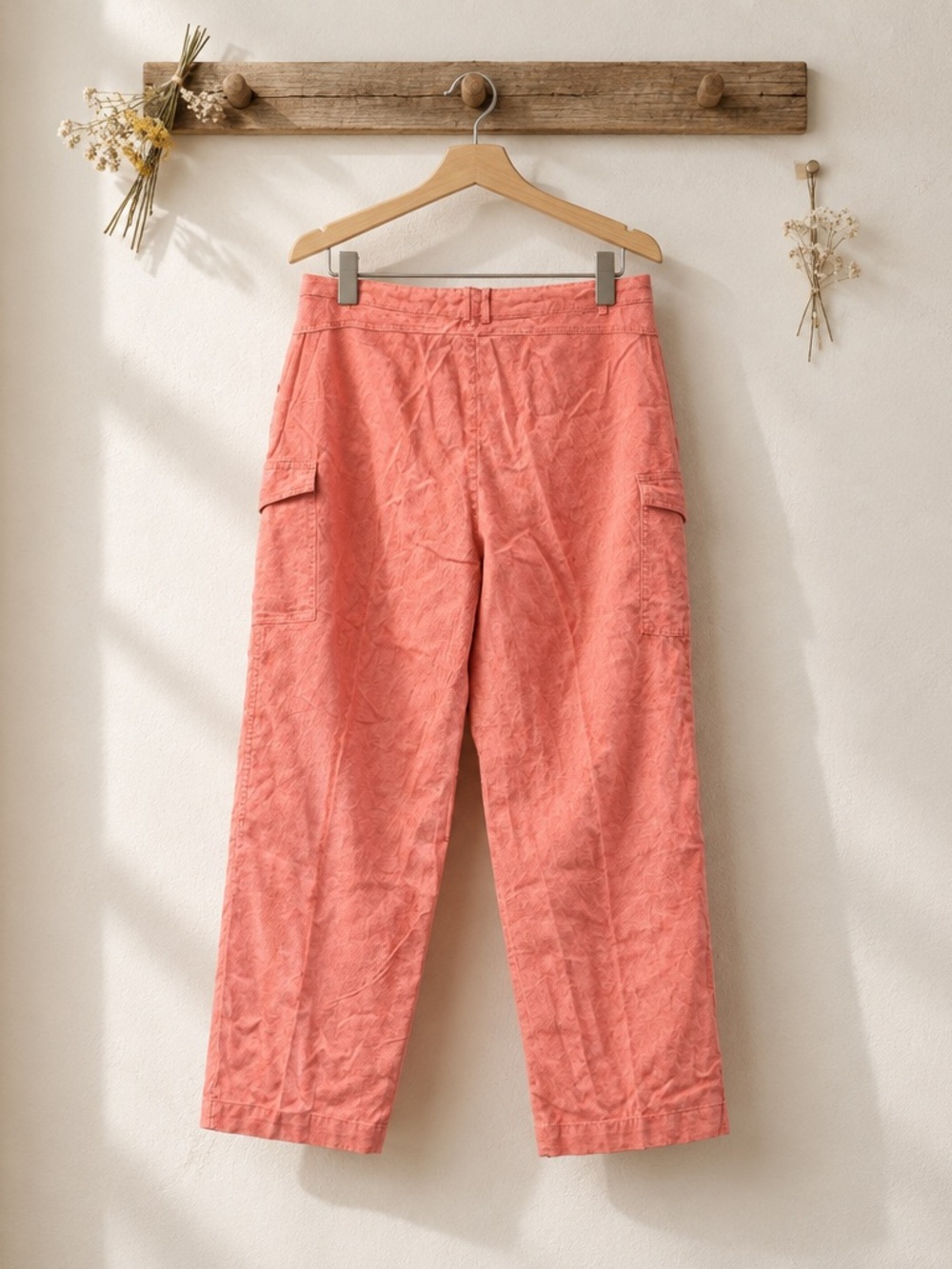 buttons Coral Straight-Leg Cargo Pants